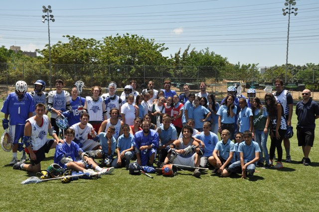  بالصور: طلاب مدرسة أجيال الثانوية يشاركون في تدريبات لبطولة "لكروز" في البلاد 